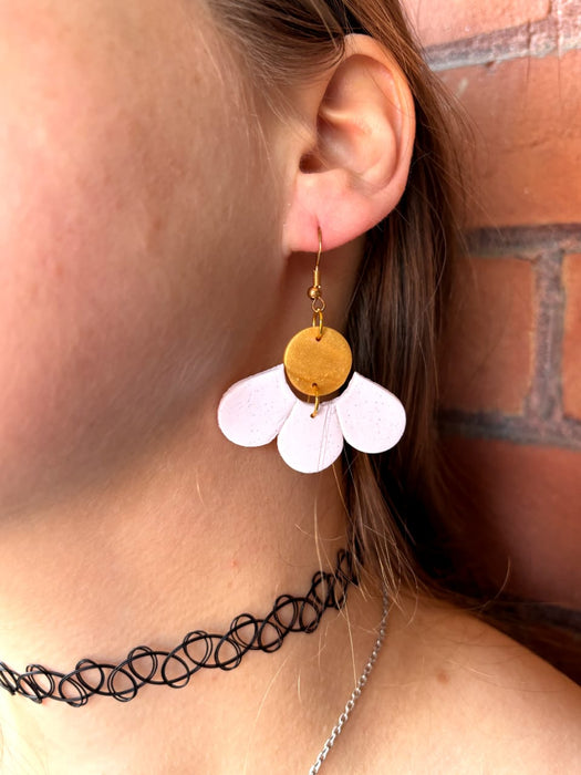 "Glitter Daisy Petal" drop earrings