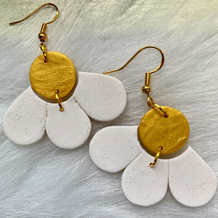 "Glitter Daisy Petal" drop earrings